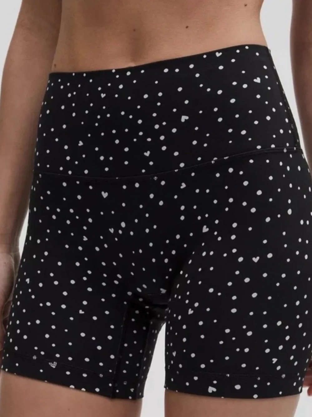 NWT Lululemon Align No Line HR Shorts 6" Black Heart Scatter Dot - Size 8